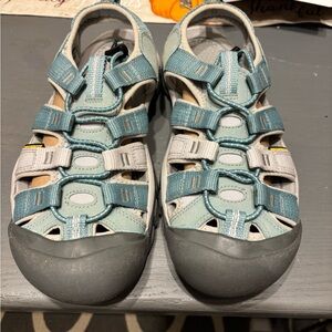 Women’s Keen Newport Outdoor Sandals - Gray and Aqua. New. Size 7.5